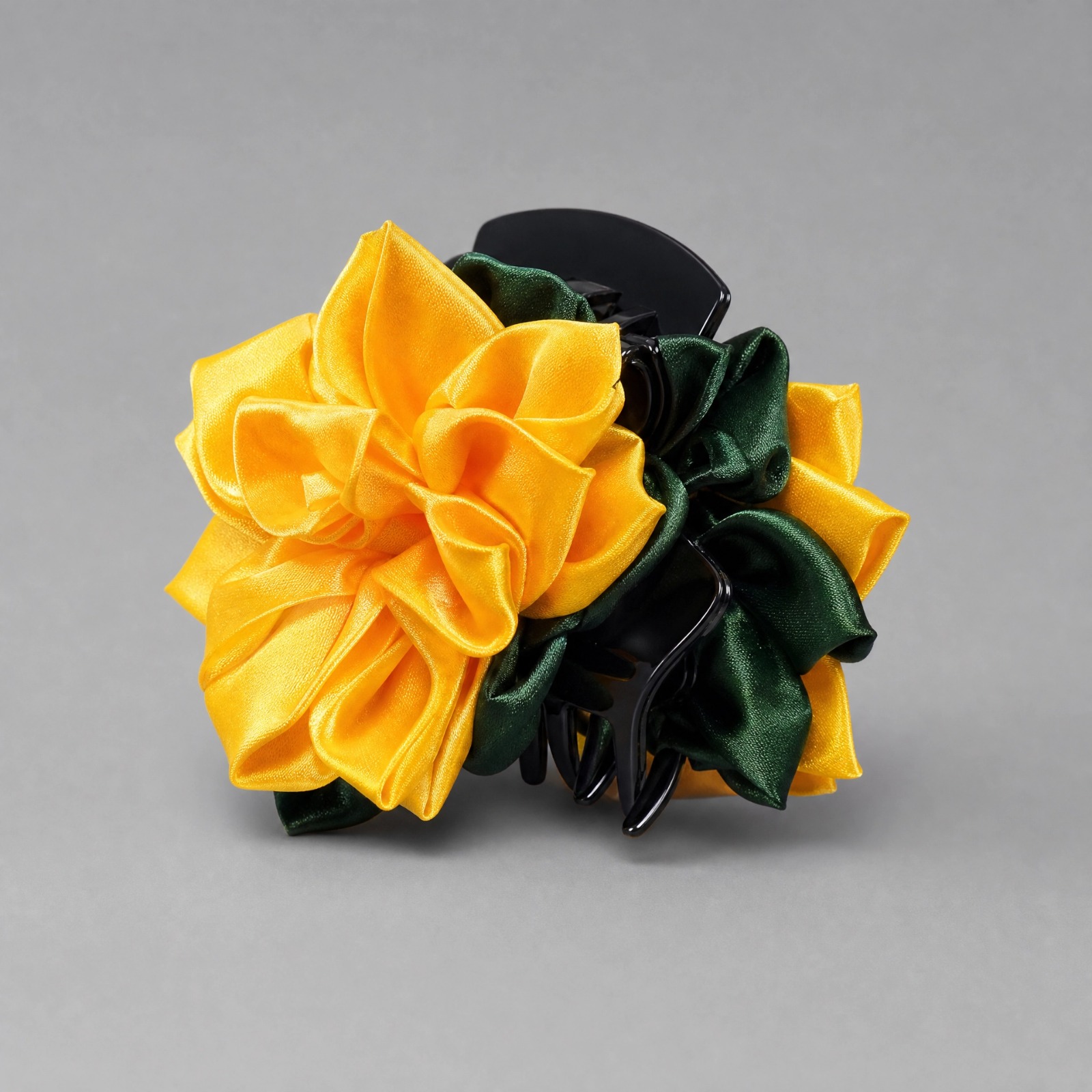 Mola, peça artesanal de seda e cetim da Mille Flowers